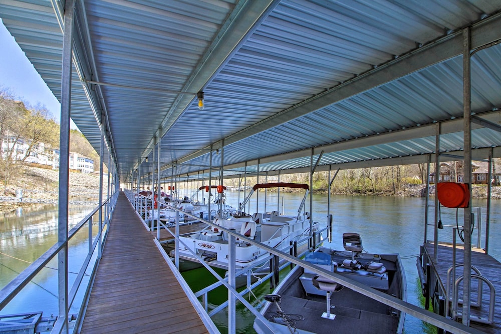 Branson Resort Condo w/ Lake Taneycomo Access!