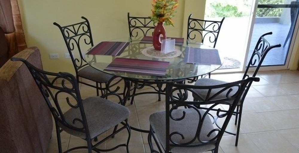 Sea Pearl Vacation Suites