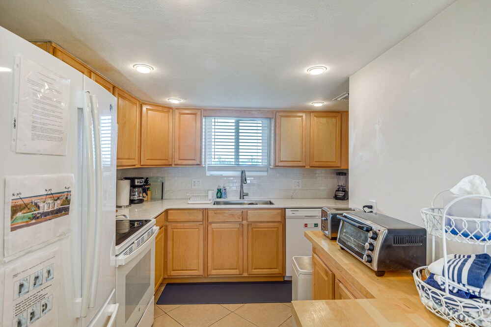 Oceanfront Flagler Beach Condo w/ Community Pool