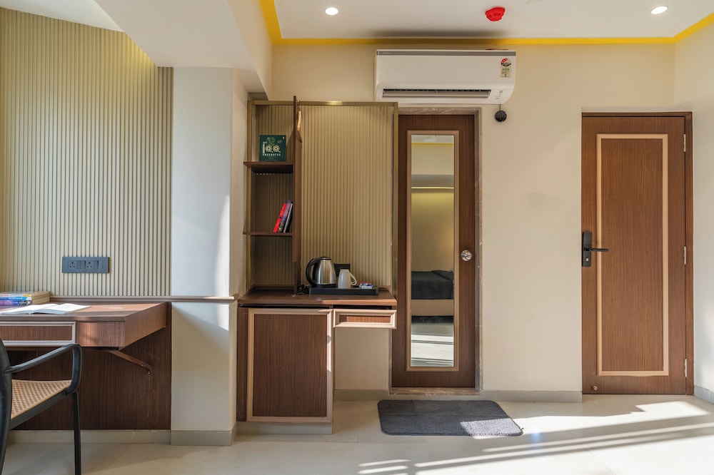 The Hosteller Mumbai, International Airport