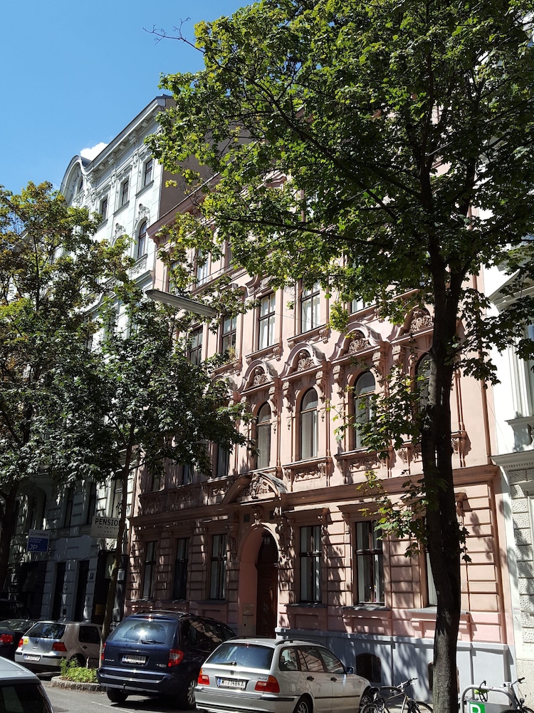 Sobieski Town Apartments