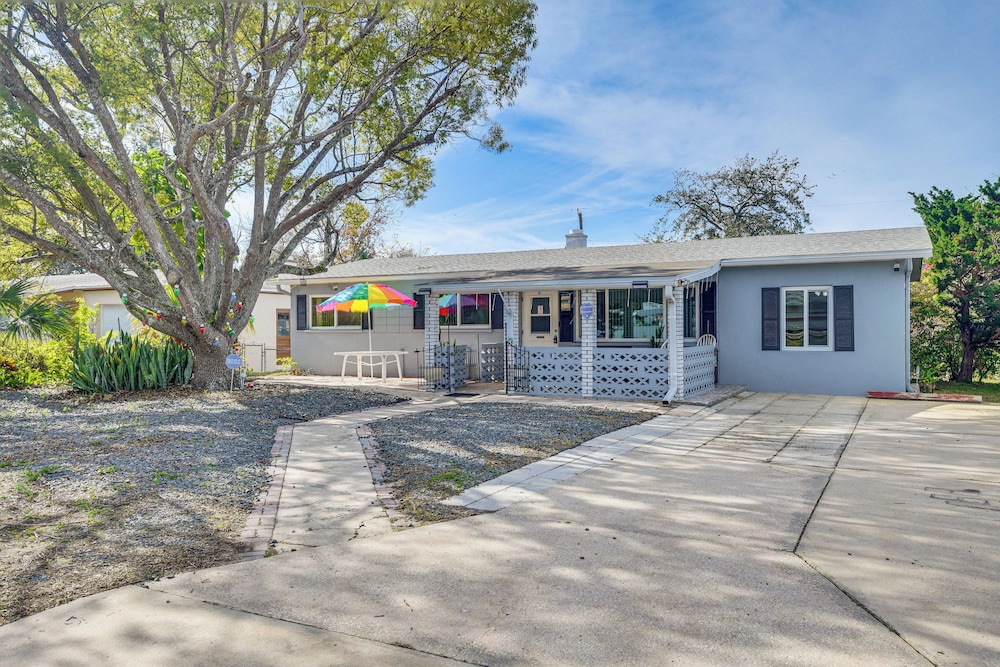 4 Mi to Shore: Family Home in Daytona Beach