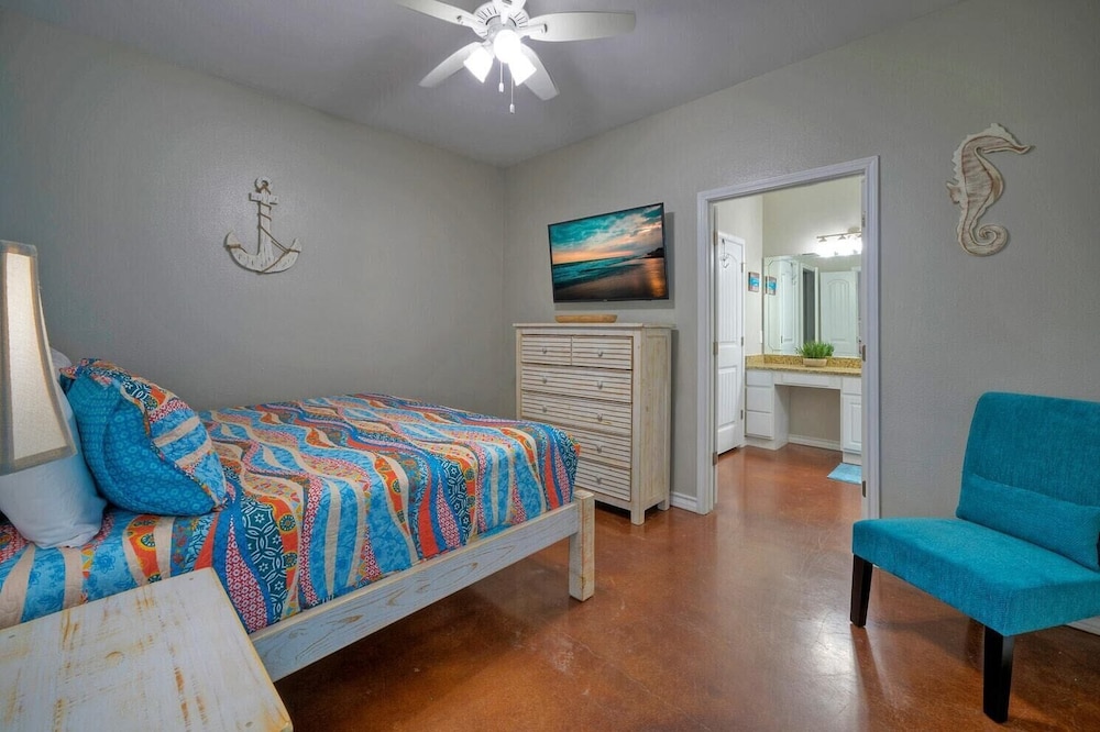 Coastal Vibe by Avantstay Sunset at the Pool and Playscape