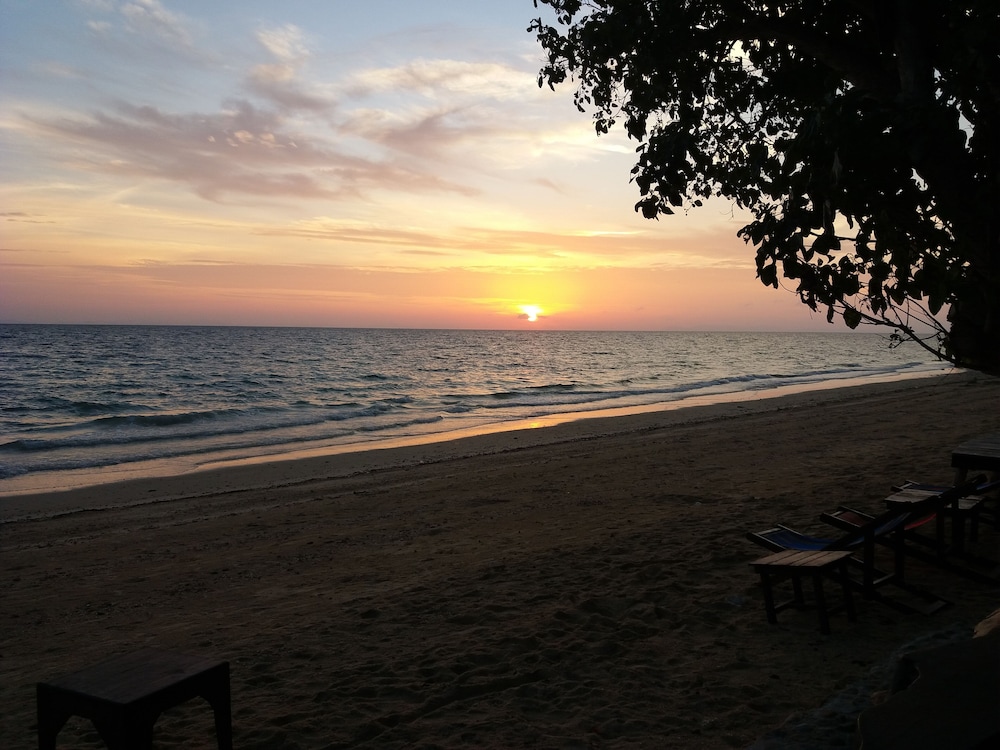 Phi Phi Relax Beach Resort