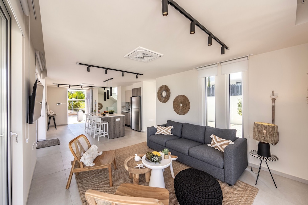 Protaras Leomi Seaview Villa