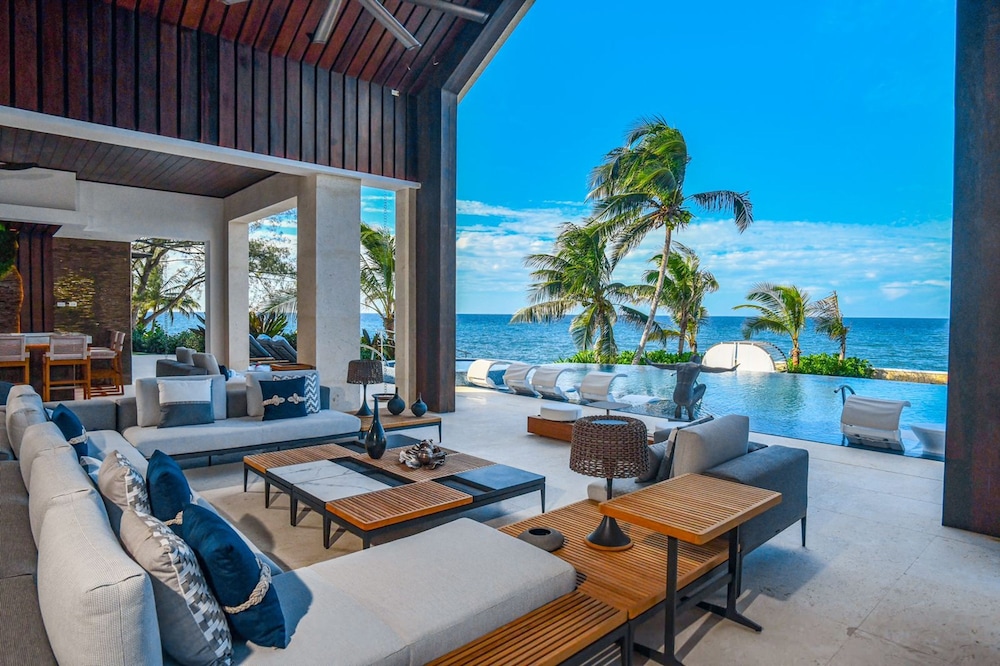 Oceans 8 Villa 6BR