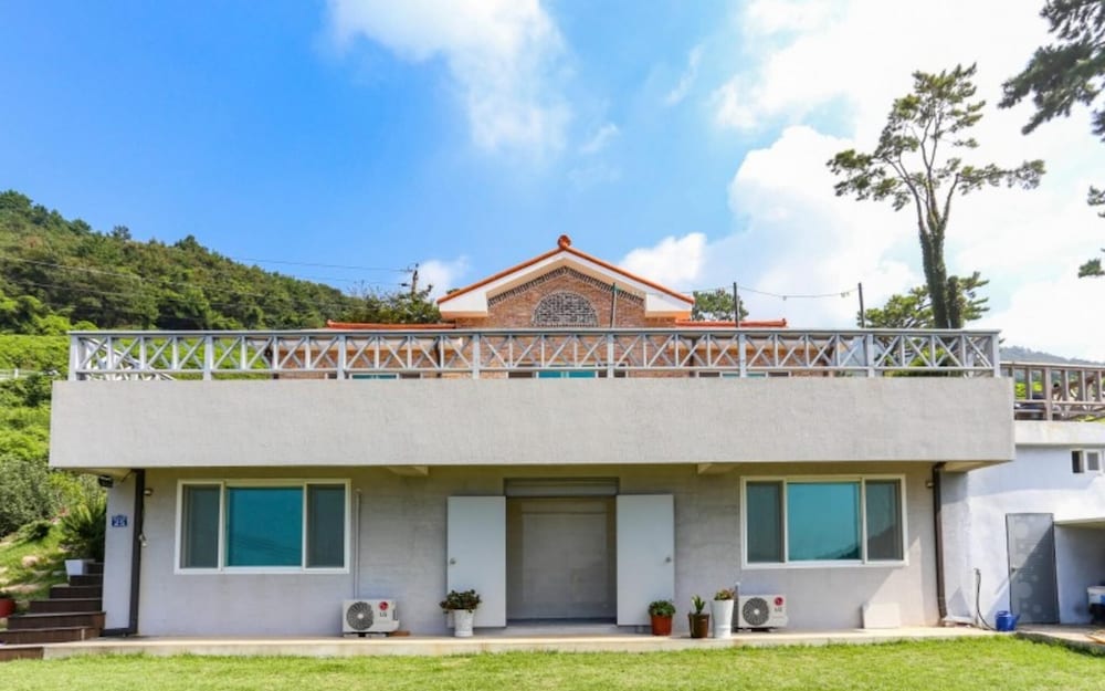 Namhae Ain Guest House Pension view 2