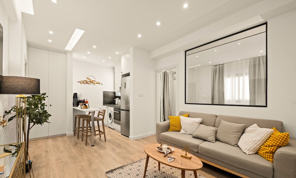 Lazuli Hermes Apartments