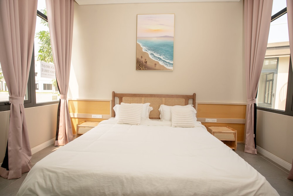 Solar LuxStay Villa - Long Beach