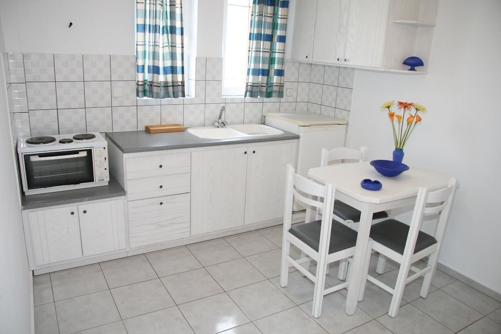 Litsa Mare apartments