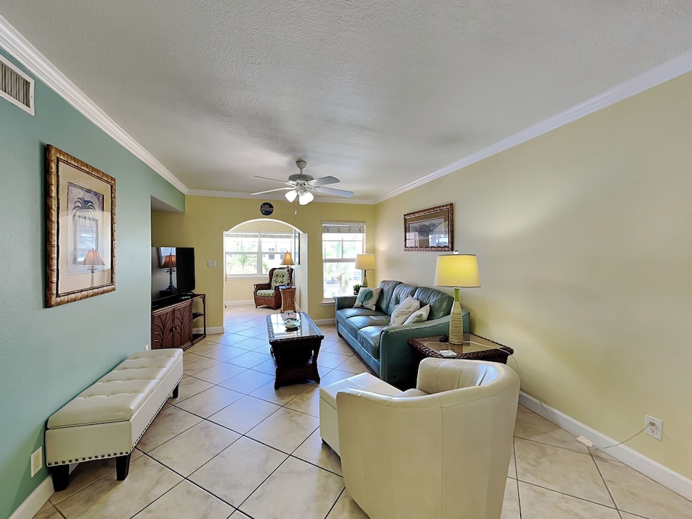 Barefoot Beach Resort B-201 by Distinctive Beach Rentals