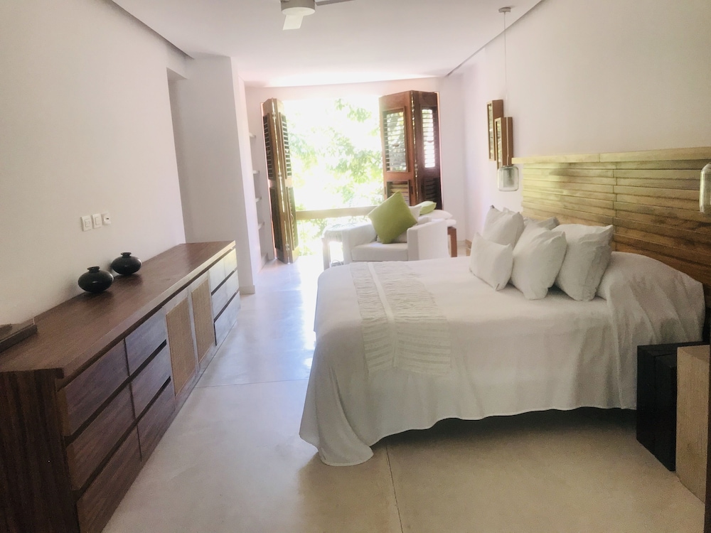 El Careyes Club & Residences