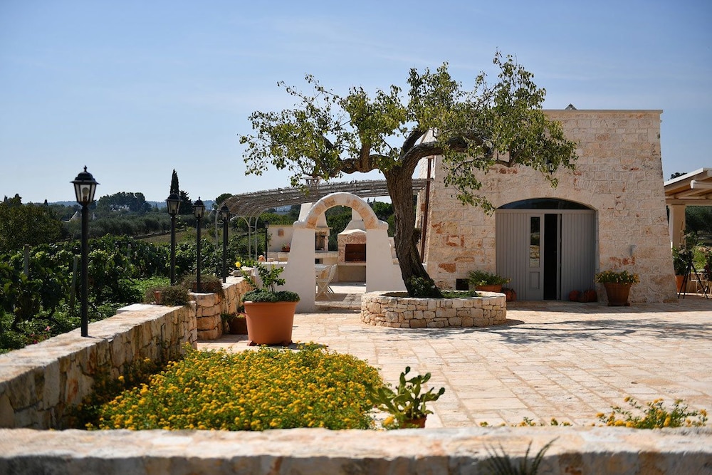 Trulli Laetitia