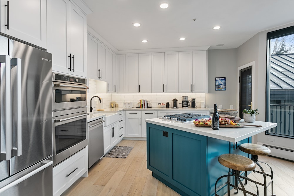 1207 - Four Bedroom with Spa Pinnacle 4 Condo
