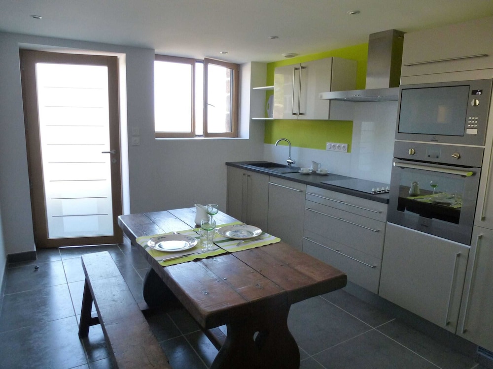 Cottage in Plougasnou Near Stunning Beaches view 4