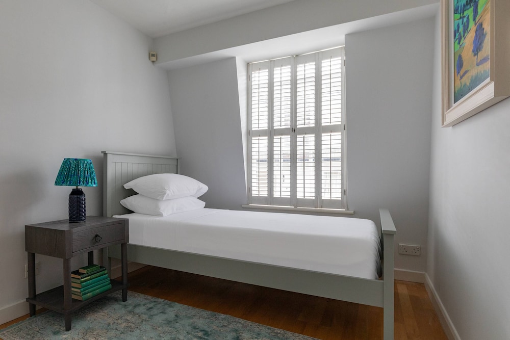 Canning Place Mews by Onefinestay