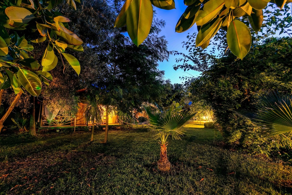 Etenna Beach Bungalows - Image 58
