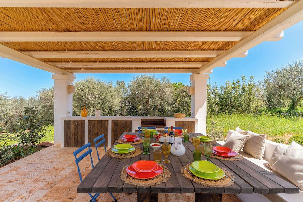 Trullo Pietra Rossa with Pool by Wonderful Italy