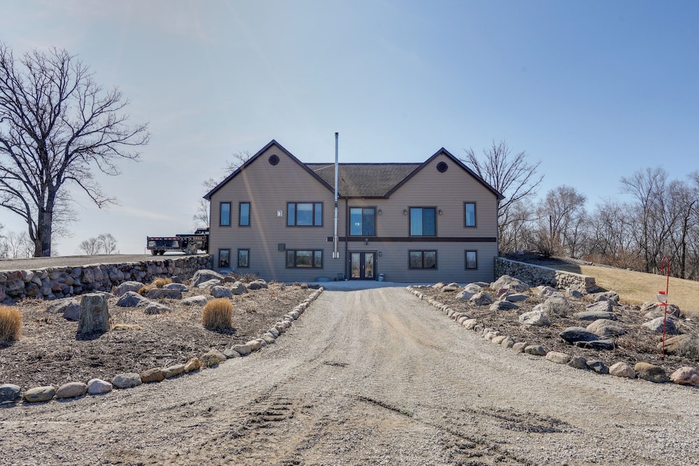 10-acre Plot: Peaceful Getaway in Webster!