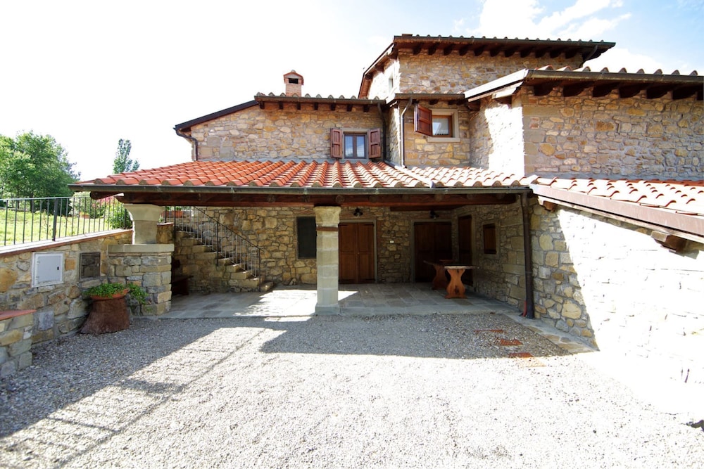 Wonderful private villa for 10 people with private pool, WIFI, TV, terrace, pets allowed and par...