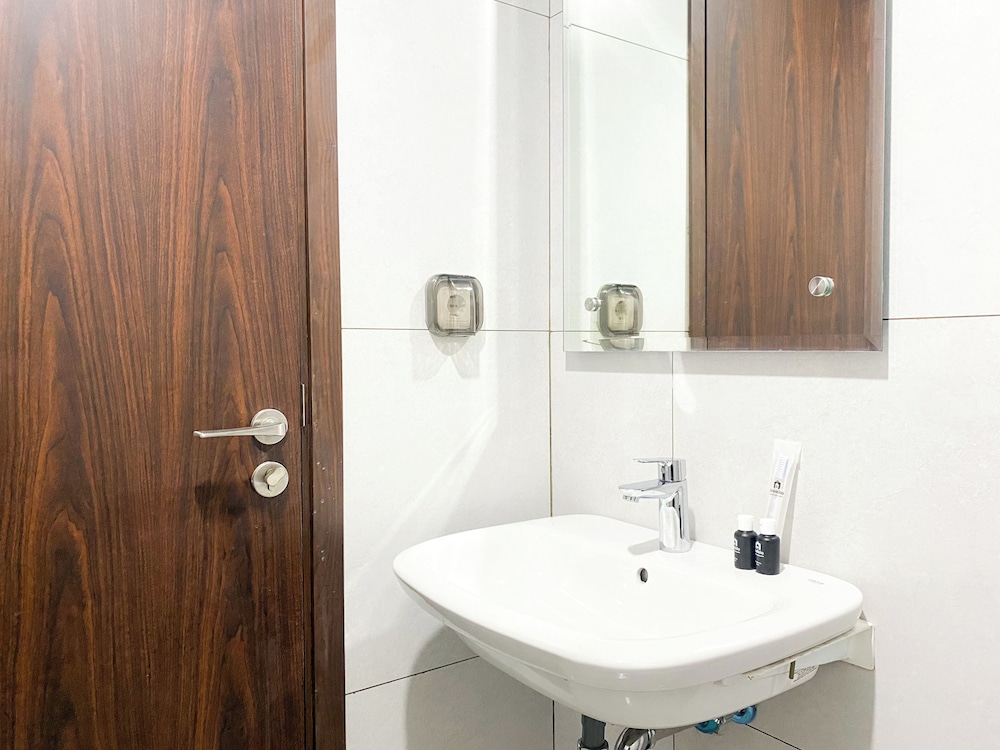 Homey And Nice Studio At Lrt City Bekasi Apartment