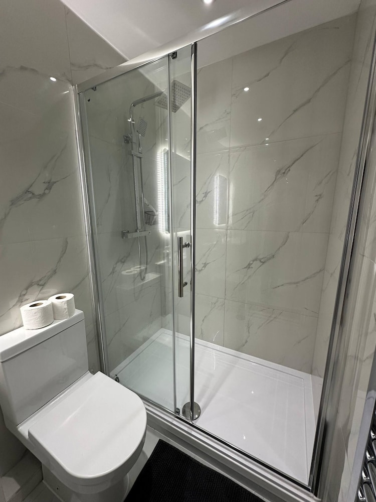 London 1 bed Luxe Flat Ilford Beautiful