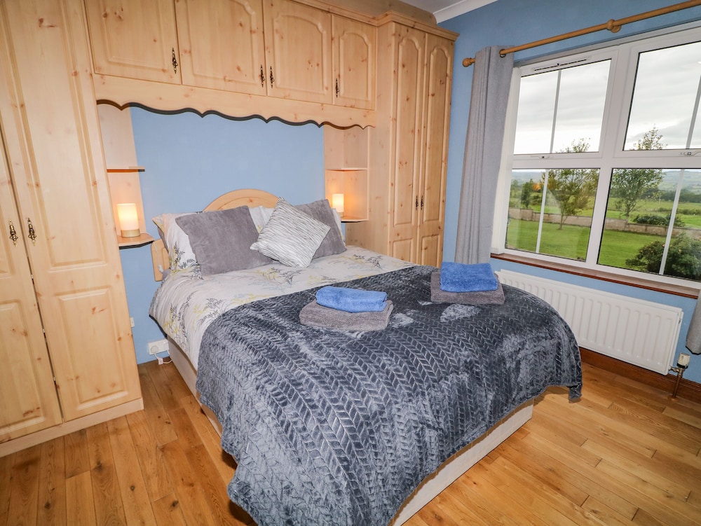 Braeside Farm House