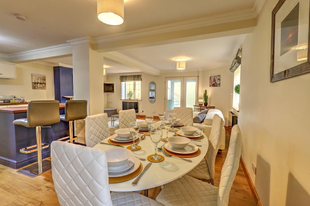 2 Bed 1 Bath Felixstowe Seafront view 4