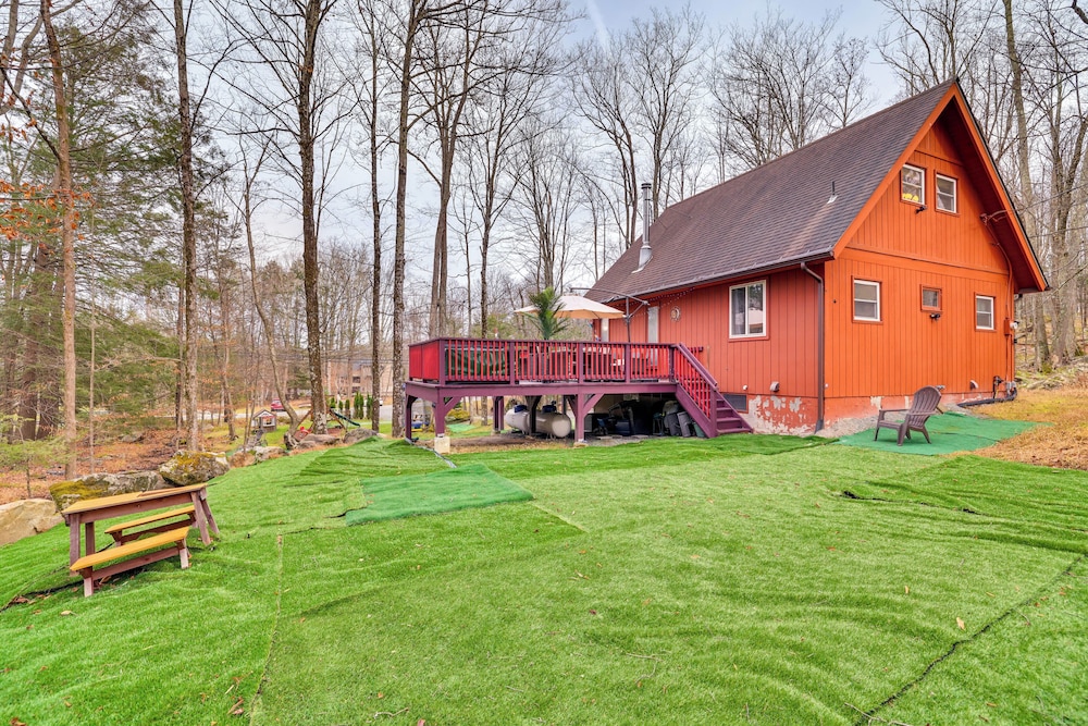 Family Friendly: Streamside Retreat in The Hideout