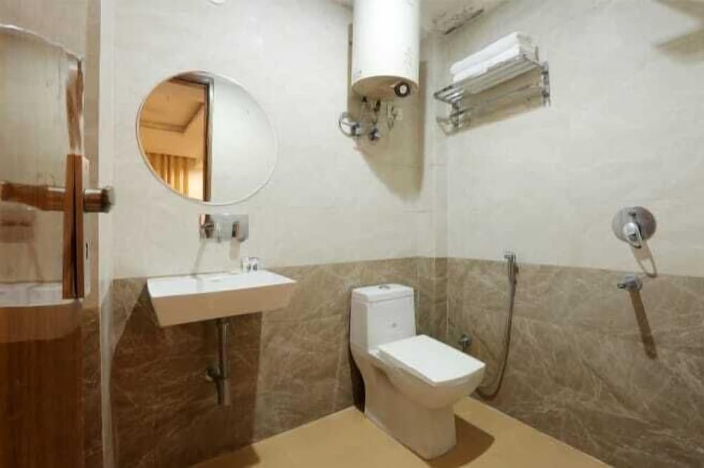AIRPORT HOTEL PEEBLES