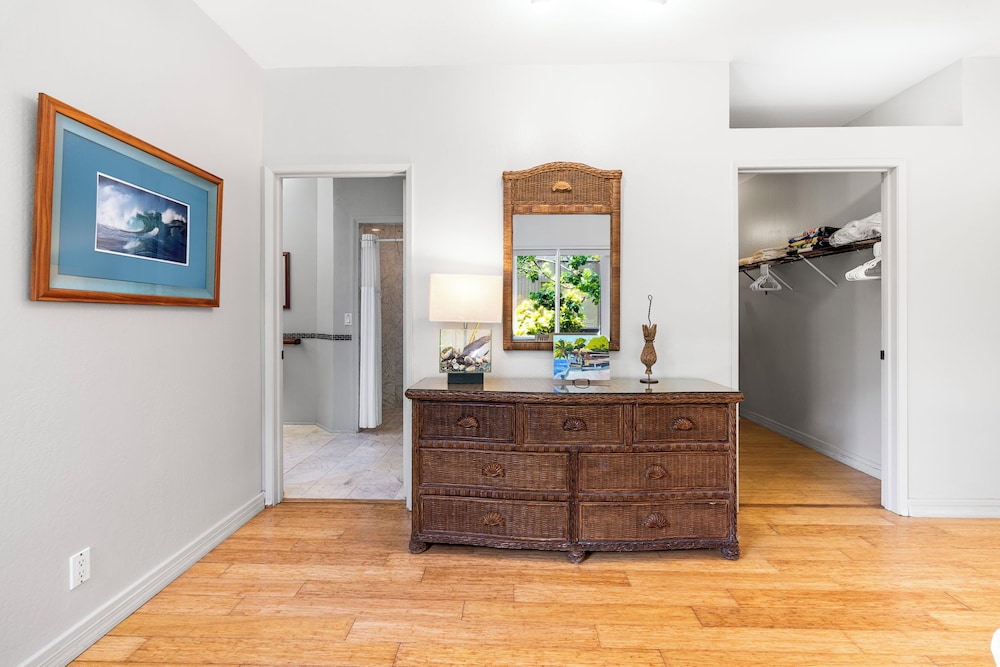 Oceanfront Kanaloa Condo - Pools, Hot Tubs & Sunset Views- Vrkcv