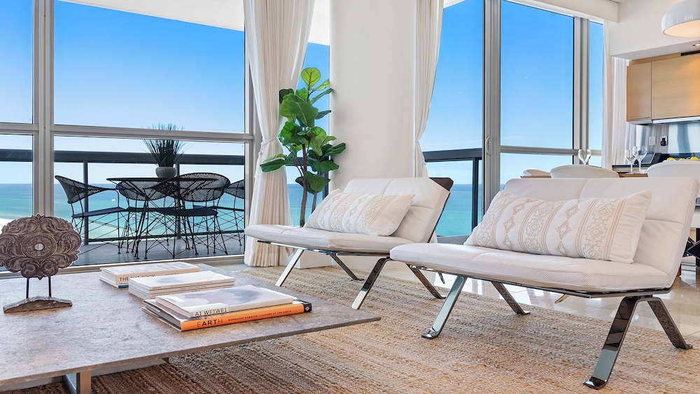 Luxury Vacation Rentals at The Setai by LRMB