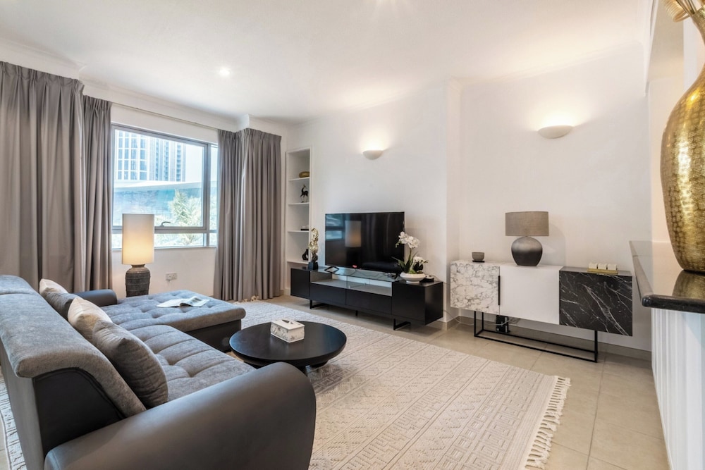 GLOBALSTAY The Residences Tower 1
