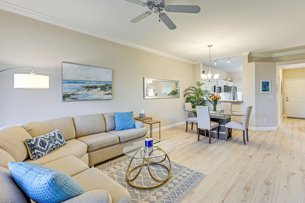 Golf, Swim & Relax! Condo 8 Mi to Dtwn Naples