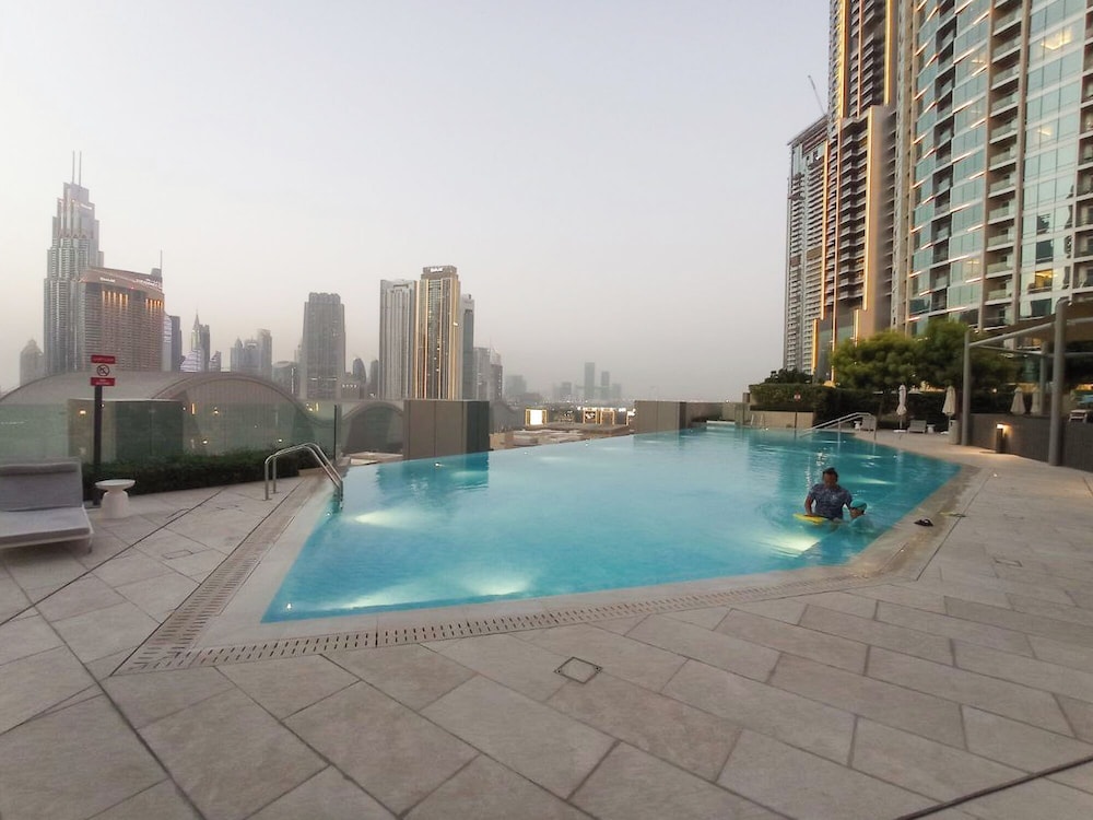 Direct Dubai Mall Access Downtown Boulev