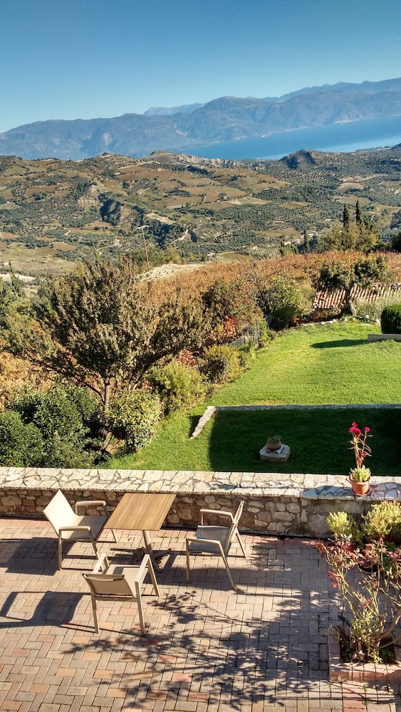 Gero-fotis Guesthouse - Upper Floor Superb View