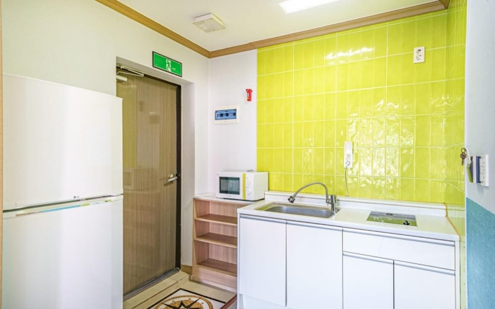 Geojedo Ocean View Dumo Mongdol Pension