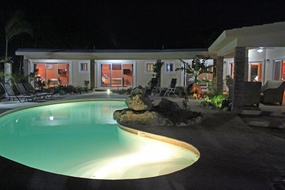Well Furnished w Private Pool, BBQ & Palapa Bar