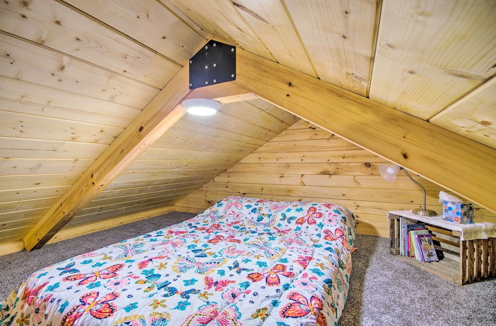 Sedalia Vacations - Florence Cabin w/ On-site Creek! - Property Image 2
