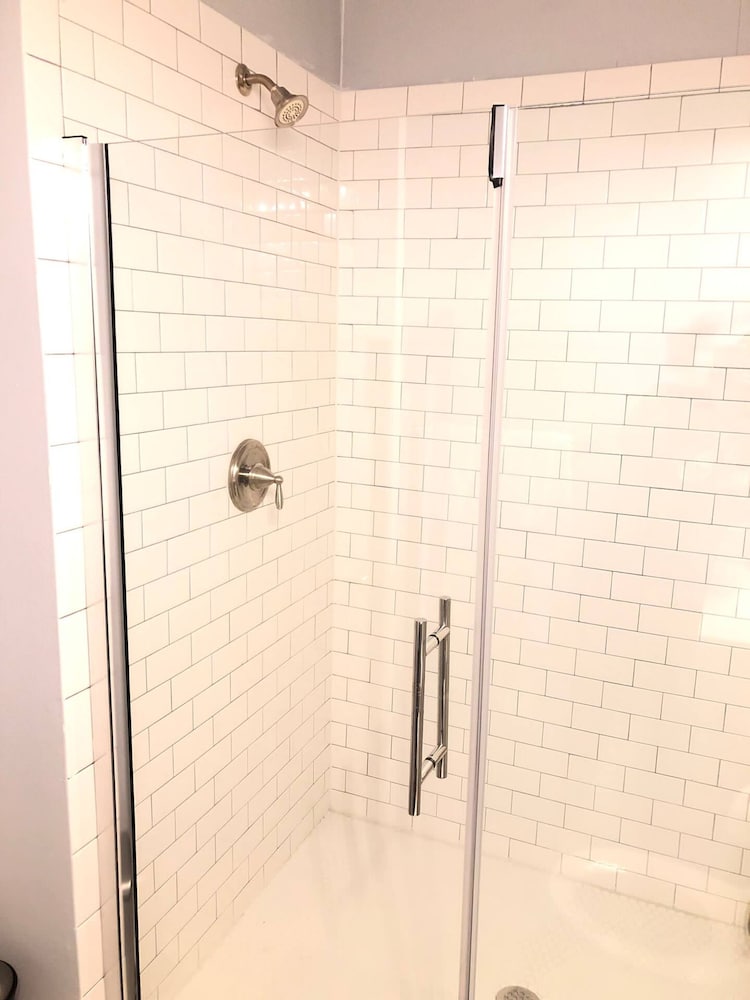 Renovated 3 Bedroom Close to Downtown