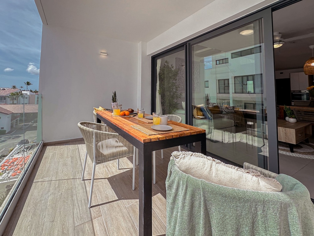 Fantastic Beach Penthouse With Rooftop BBQ