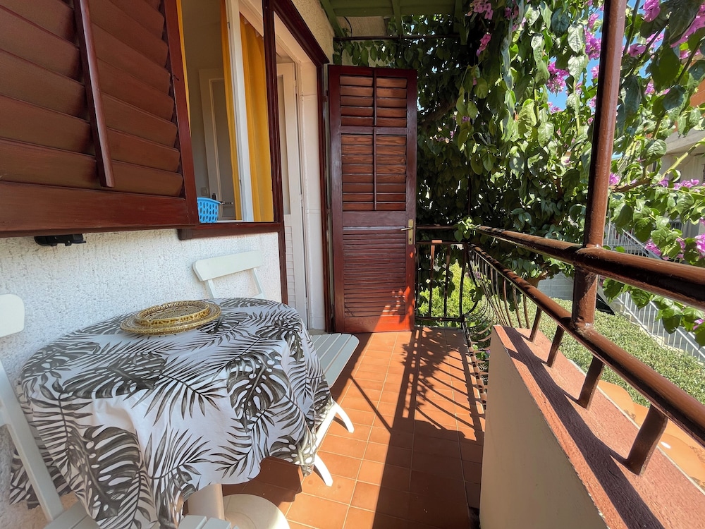 Room in House - S3 - Double Room With Private Bathroom Next Door in Jelsa on Hvar view 3