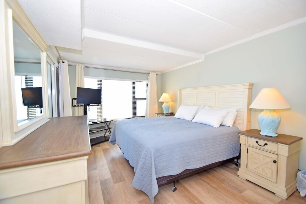 Constellation House 411 2 Bedroom Condo