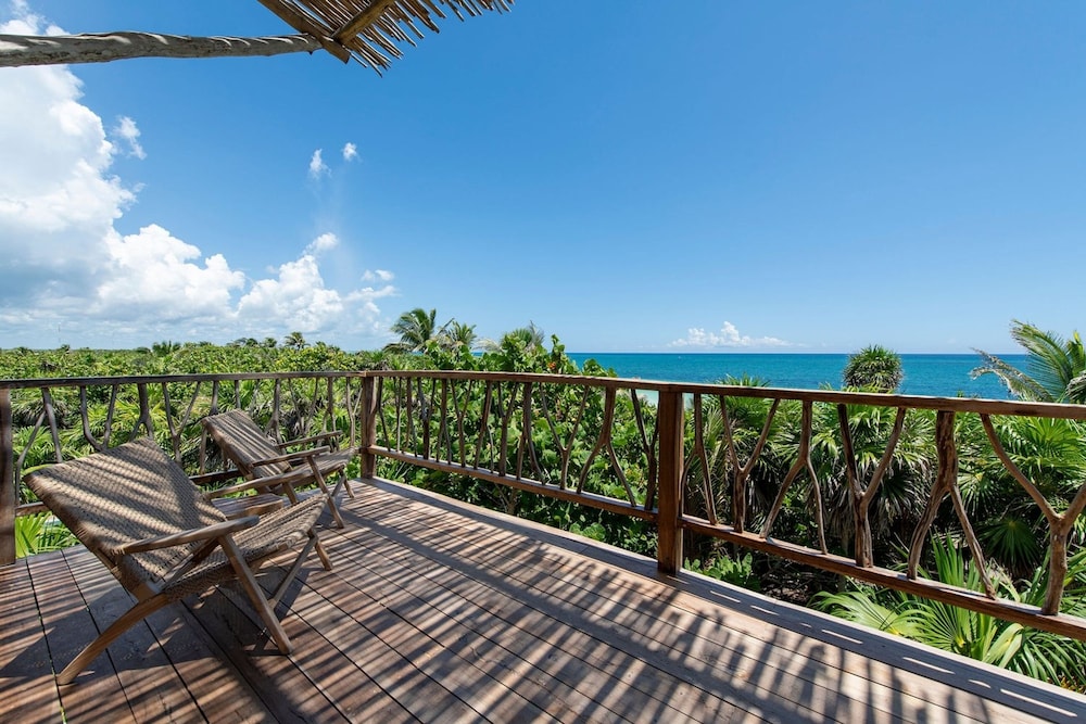 Anana Casa Kaab Kaan Rooftop Pool Beachfront