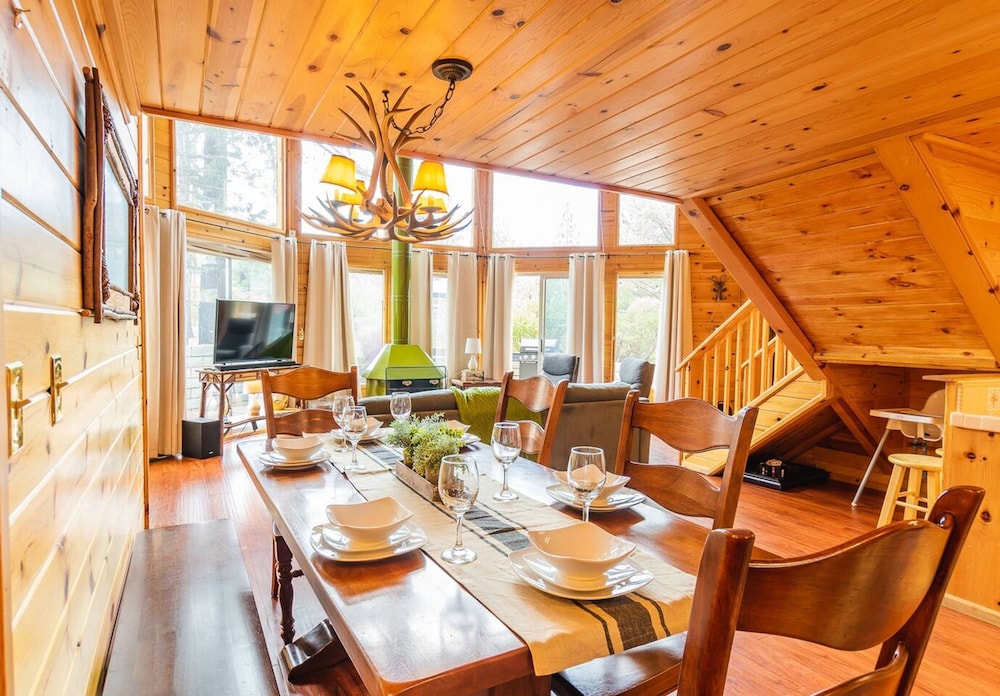Discover Serenity Cozy Cabin With Mountain Views