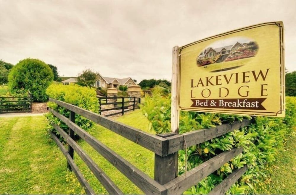 Lakeview Lodge Bed and Breakfast