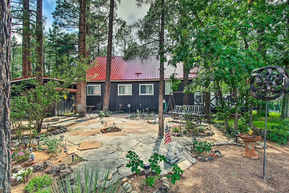 Show Low Cabin w/ Grill ~ 2 Mi to Fool Hollow Lake view 2