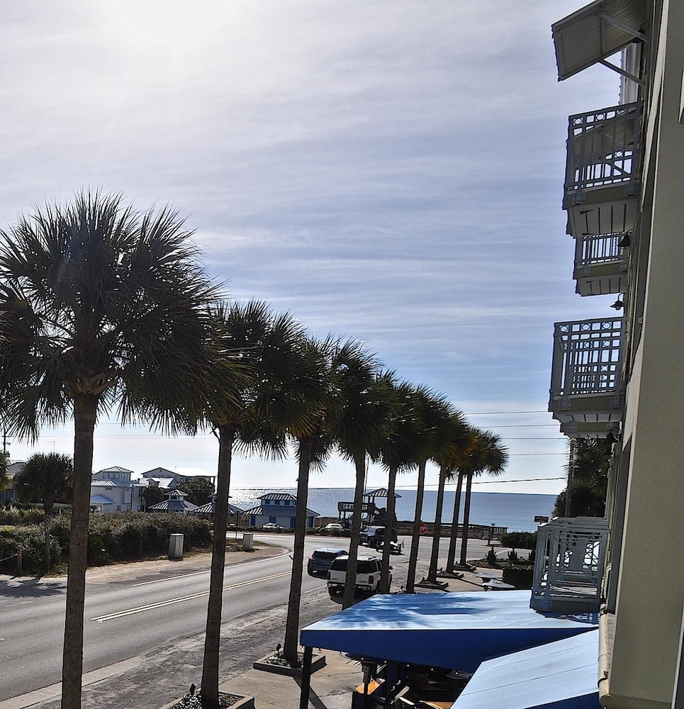Six Palms 2B 2 Bedroom Condo By Coastal Dreamin
