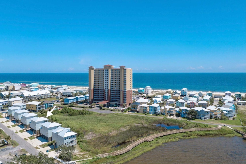 Azure Horizon Beachfront Charm in Gulf Shores