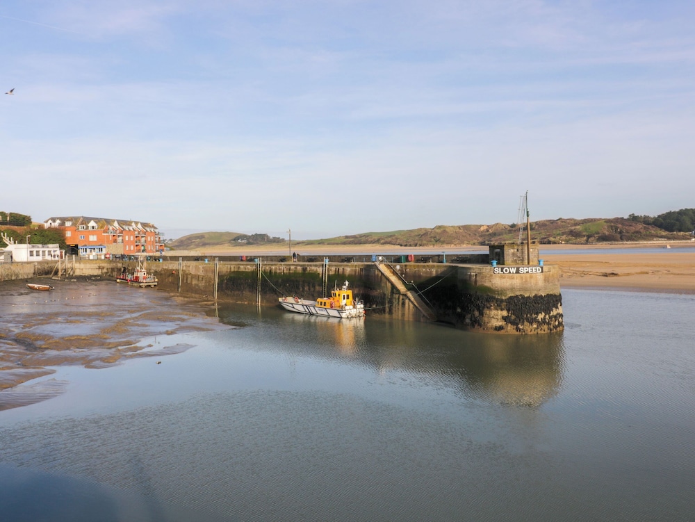 Newtrain Bay